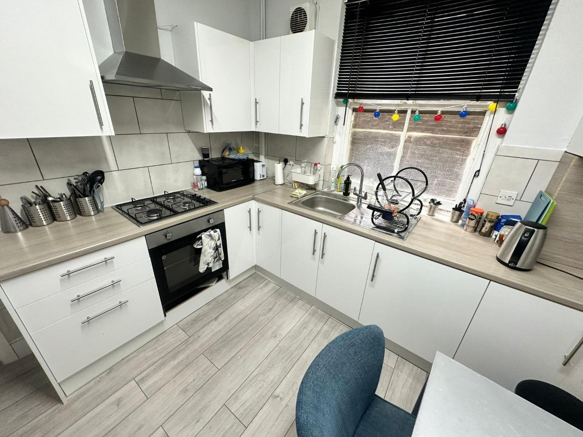 Whitechapel Station Rooms R1 London Eksteriør billede